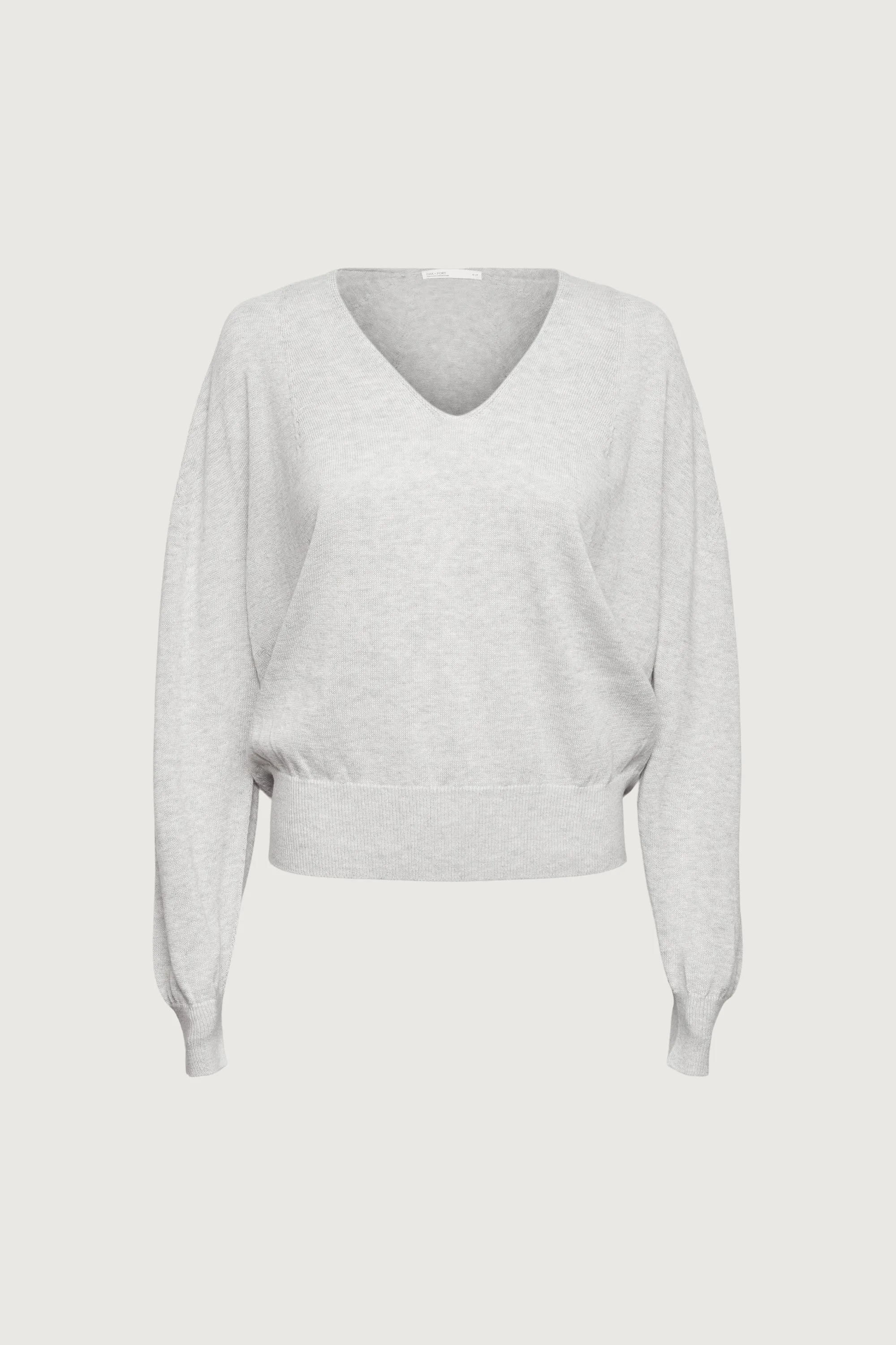 3D KNIT V-NECK SWEATER