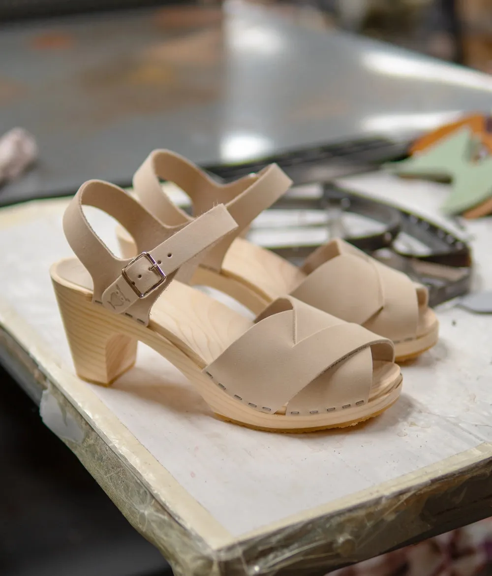 Aurora crossed clog sandal