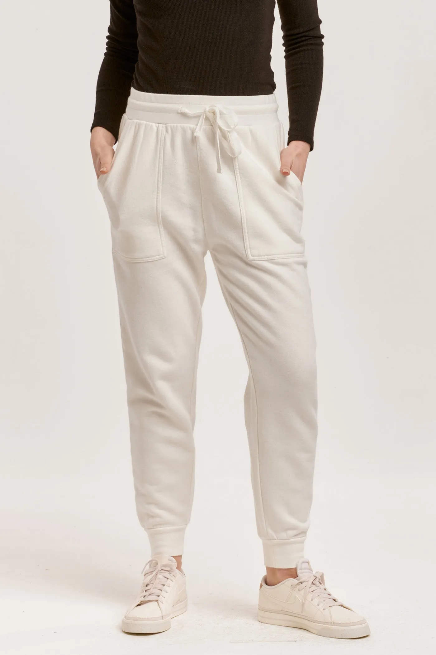 DAHLIA HIGH RISE ANKLE JOGGER PANTS OFF WHITE