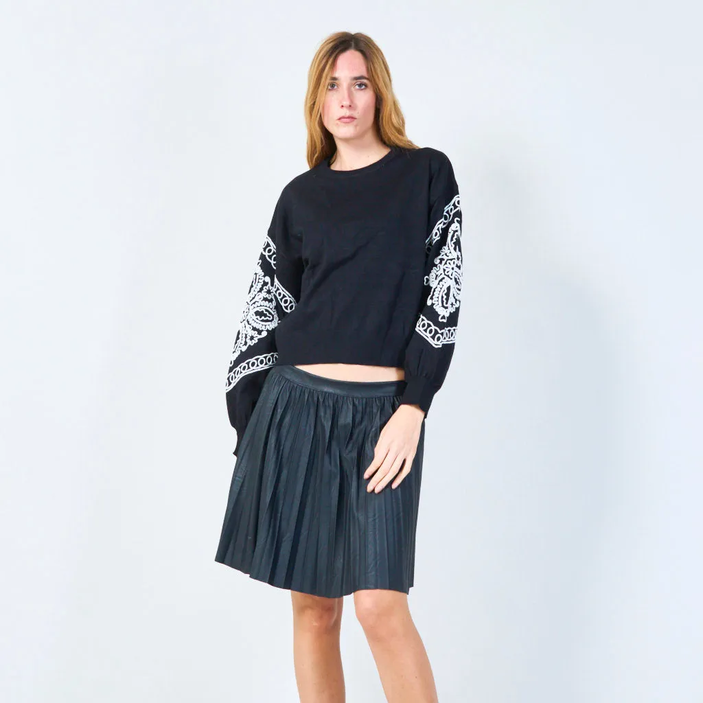 Embroidered sleeve pullover sweater wholesale