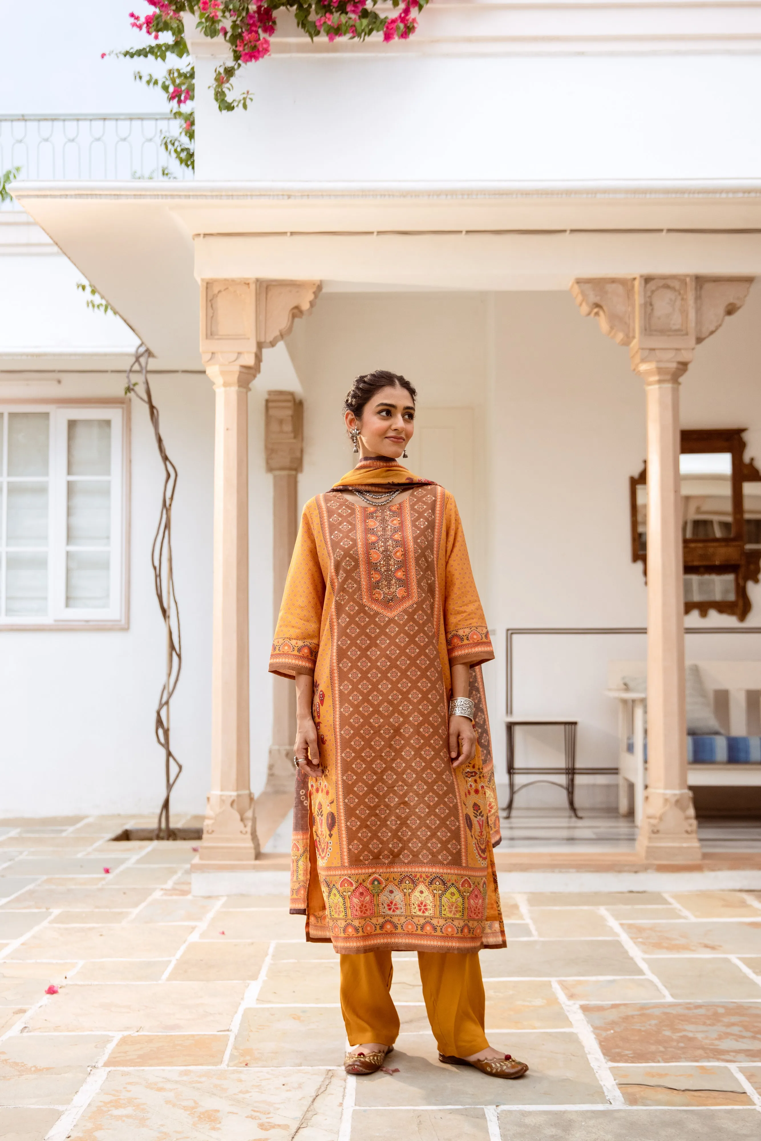 ISHIN Women YELLOW MODAL SHIMMER 3pcs kurta set