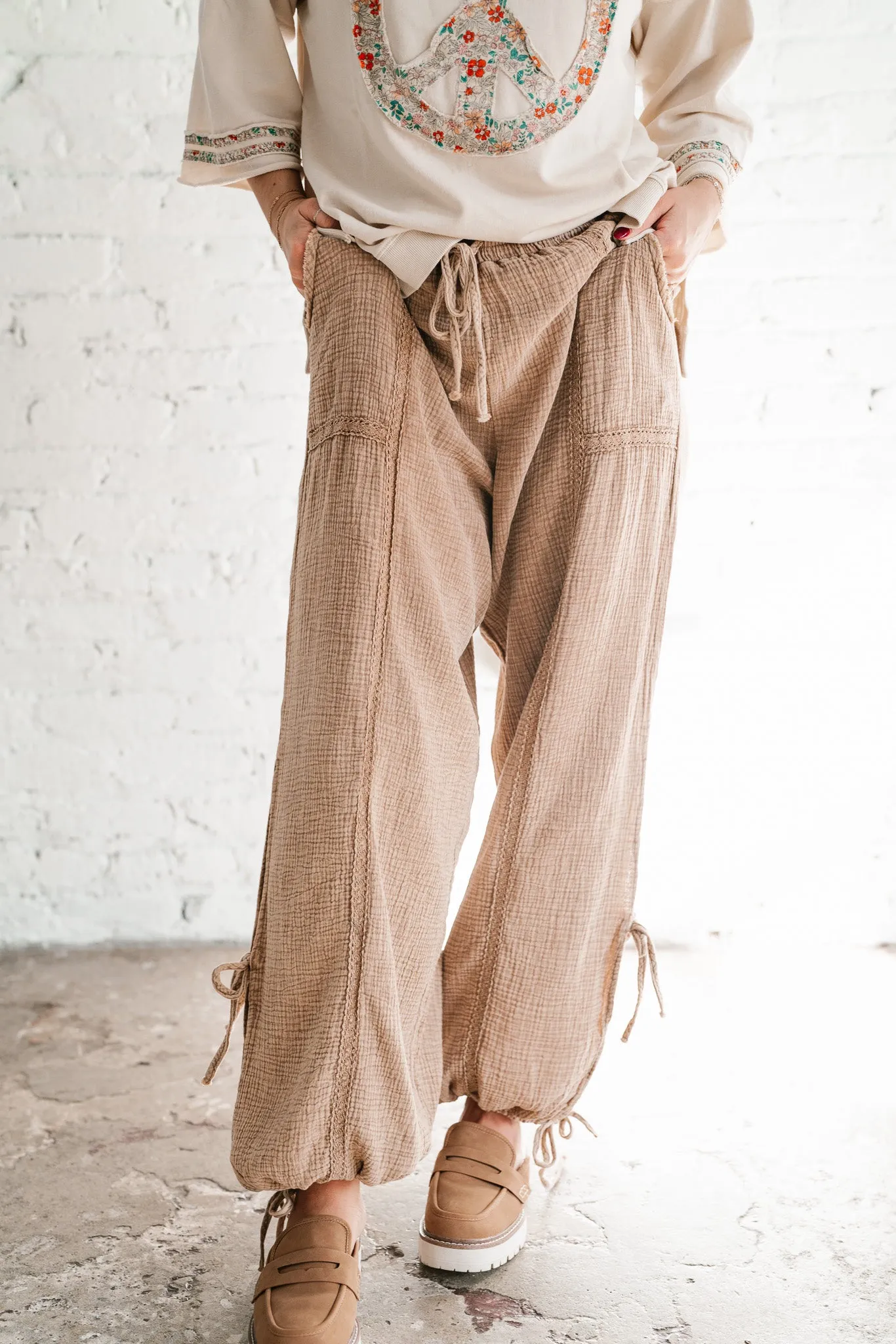 October Oaks Gauze Balloon Pants